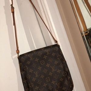 Louis Vuitton shoulder bag